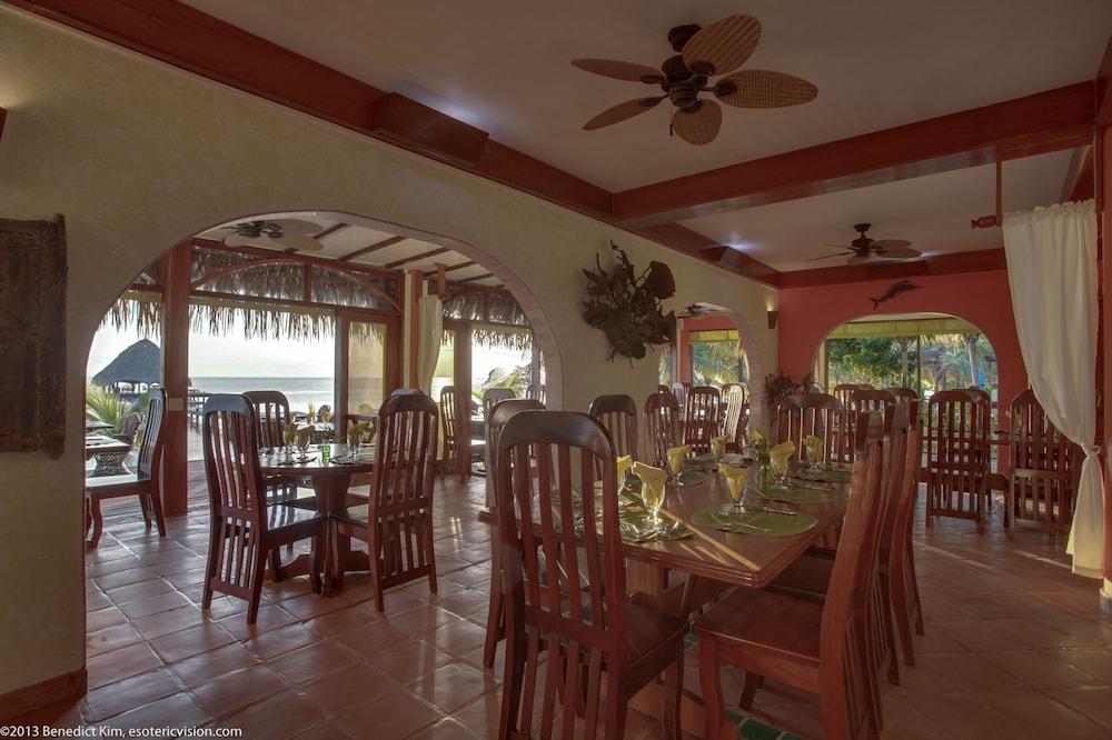 罗伯特丛林海滩度假酒店 Placencia 外观 照片