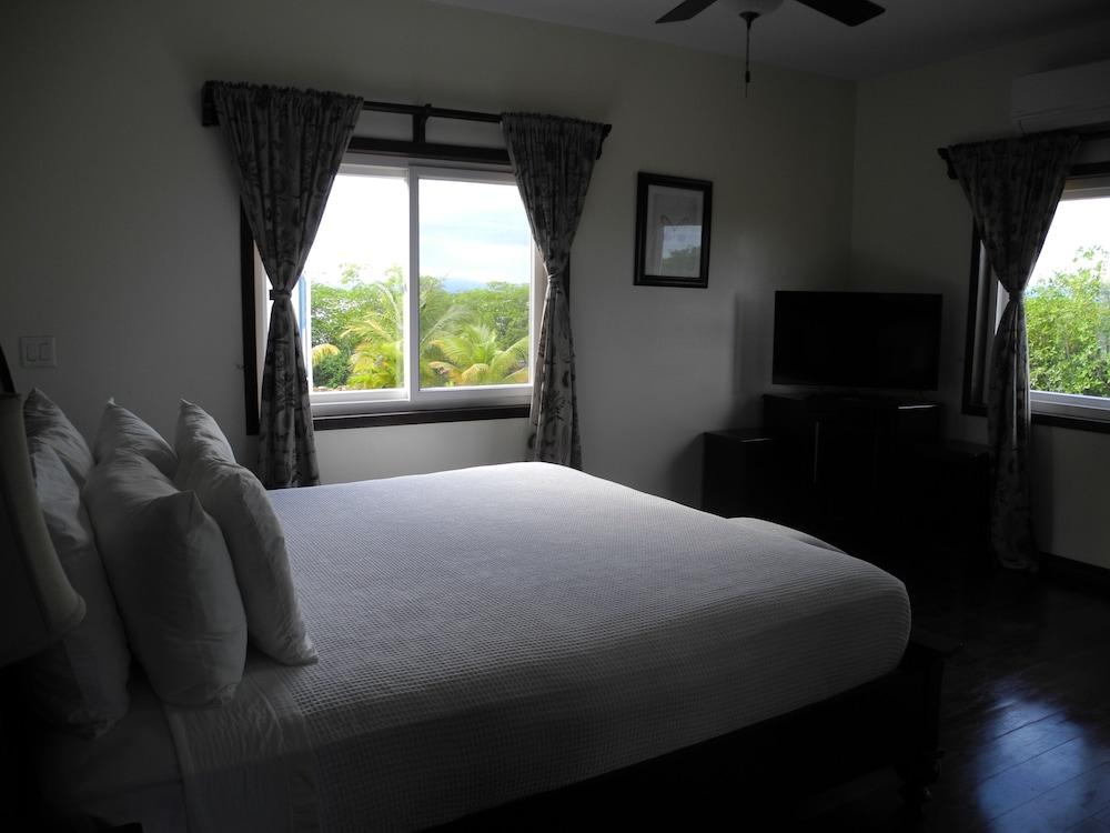 罗伯特丛林海滩度假酒店 Placencia 外观 照片