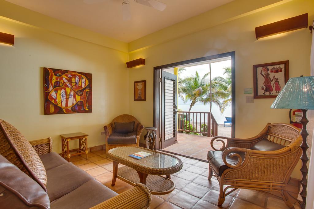 罗伯特丛林海滩度假酒店 Placencia 外观 照片