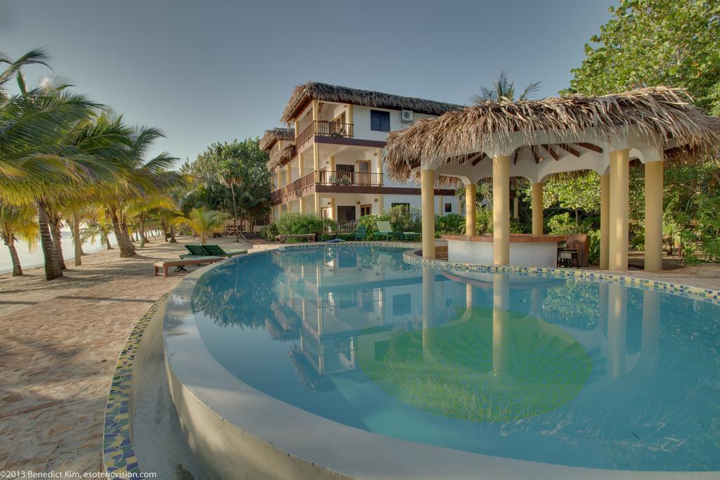 罗伯特丛林海滩度假酒店 Placencia 外观 照片