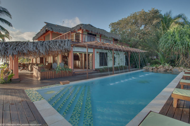 罗伯特丛林海滩度假酒店 Placencia 外观 照片