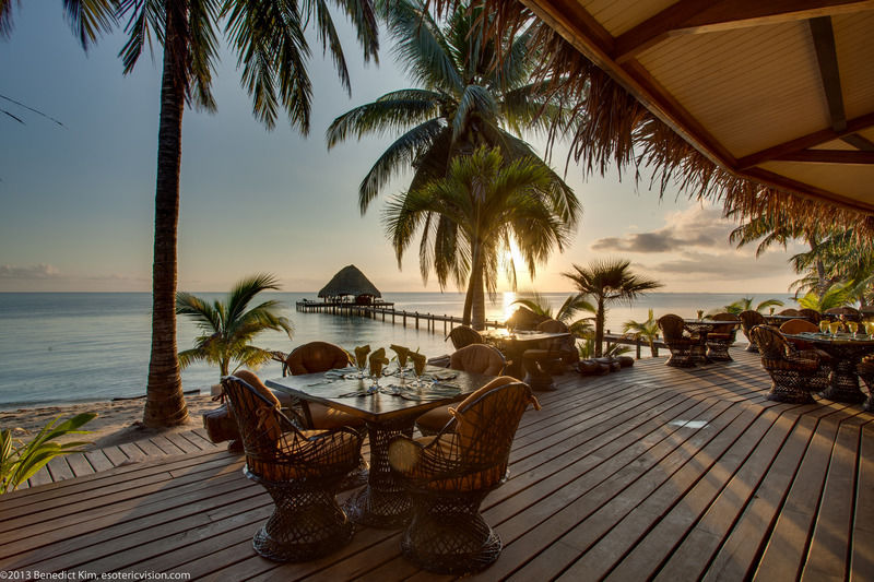 罗伯特丛林海滩度假酒店 Placencia 外观 照片